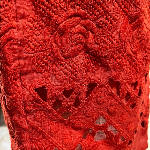 Red skirt - Picture 4 of 7